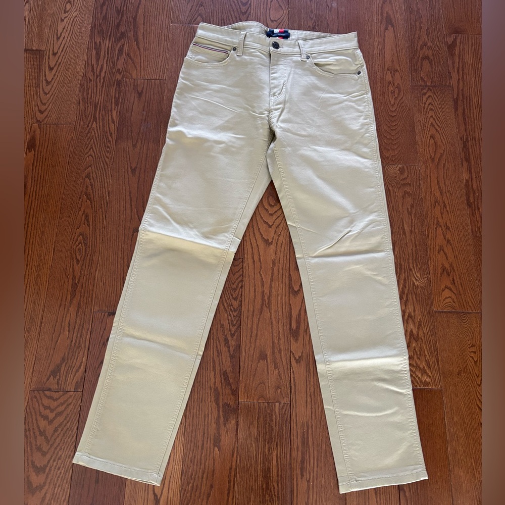 Tommy Hilfiger Men's Light Tan Chinos